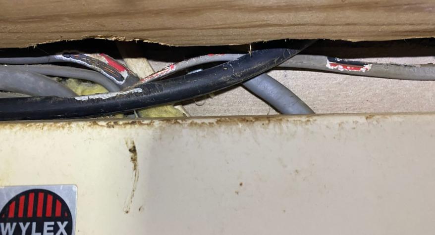 Repairs and maitenence electrician in gloucestershire